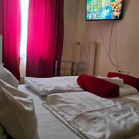 Oroszlan Hotel 2*
