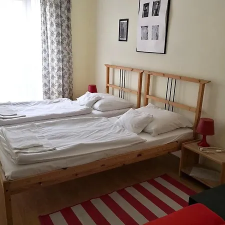Oroszlan Hotel 2*