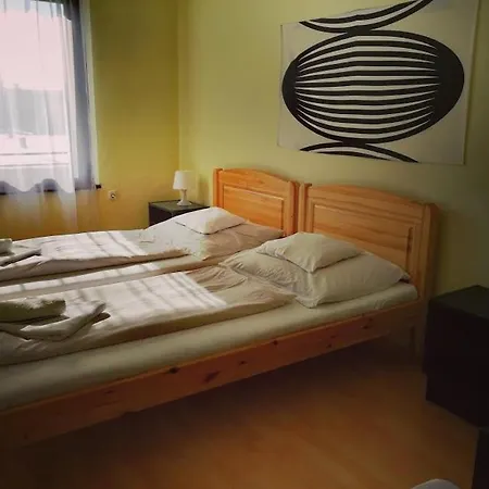 Oroszlan Hotel