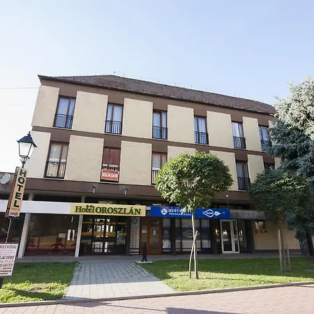 Oroszlan Hotel 2*